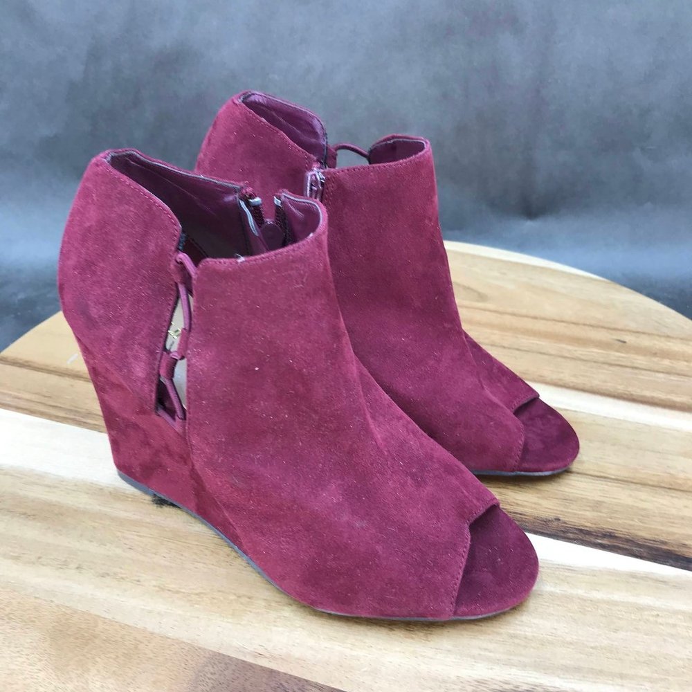 Maurices Red Faux Suede Zip Up Peep Toe Wedge Booties Womens Size 6